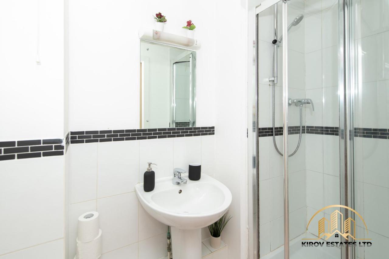 Aphrodite Apartment - The Lust Of Town Southampton Bagian luar foto