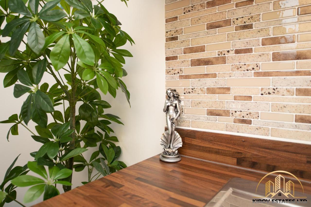 Aphrodite Apartment - The Lust Of Town Southampton Bagian luar foto